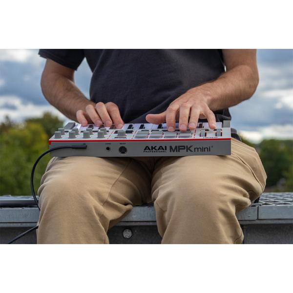 Akai Professional MPK Mini 4 25-Key Grey Keyboard with Case