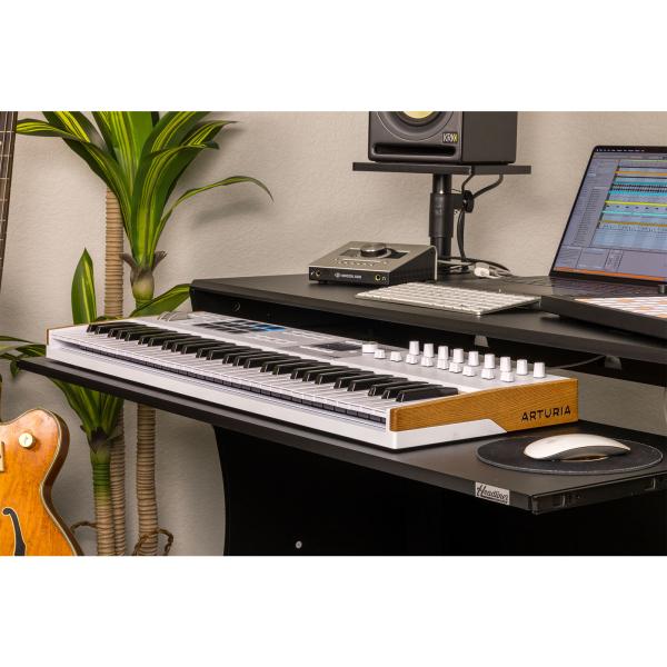 Headliner HL24010 Melrose Audio/Video Production Desk