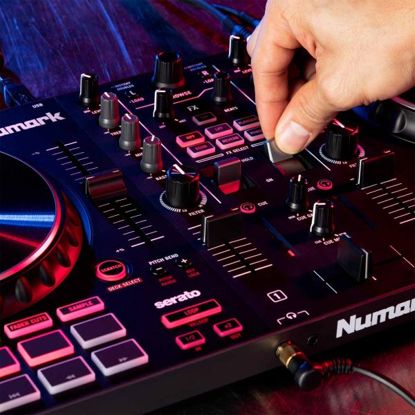 Numark Mixtrack Platinum FX with 3.5