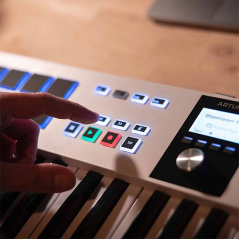 Arturia KeyLab Essential 49　mk3 Buy Arturia KEYLAB ESSENTIAL 49 MK3 MIDI KEYBOARD CONTROLLER