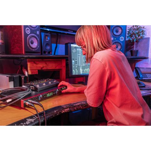 Focusrite Scarlett 18i20 4th Gen 18-in 20-out USB Audio Recording Interface Media