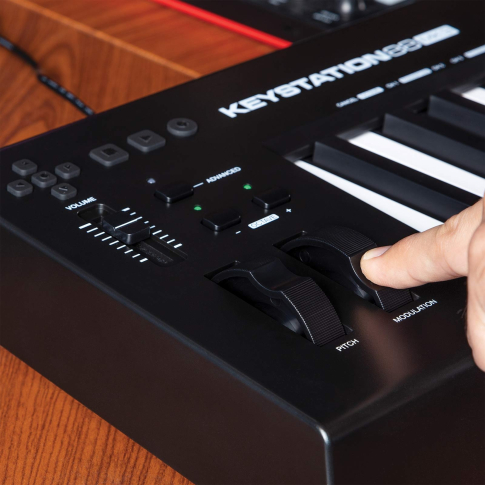 88鍵 MIDIキーボード + ペダル付き｜KEYSTATION 88 MK3 製品情報：Keystation 88 MK3：M-AUDIO
