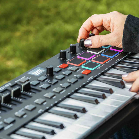 M-Audio Oxygen Pro Mini 32-Mini-Key Controller | IDJNOW