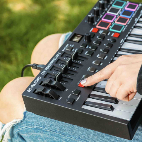 M-Audio Oxygen Pro Mini 32-Mini-Key Controller | IDJNOW