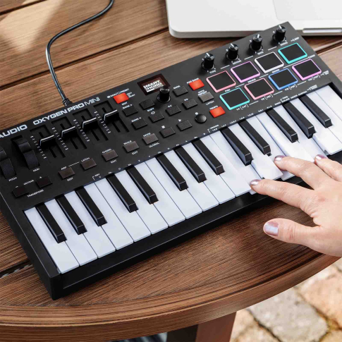 M-Audio Oxygen Pro Mini 32-Mini-Key Controller | IDJNOW
