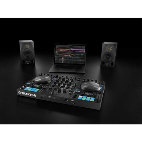 NI 4ch DJコントローラー　TRAKTOR KONTROL S4 Traktor Kontrol S4 MK3 + Free Chroma Caps – DJ TechTools