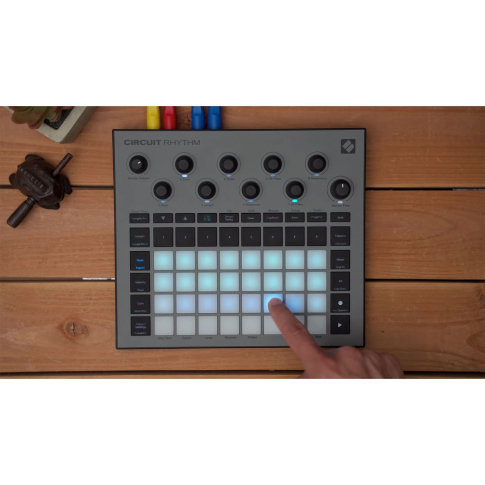 Circuit Rhythm サンプラー Amazon.com: Novation Circuit Rhythm: Sampler and groovebox