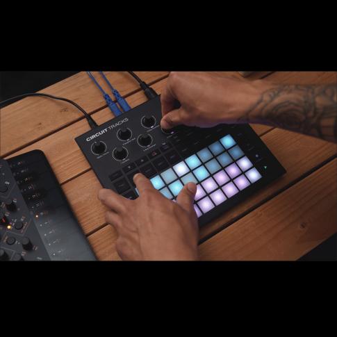 Novation Circuit Tracks - Standalone Groovebox | IDJNOW