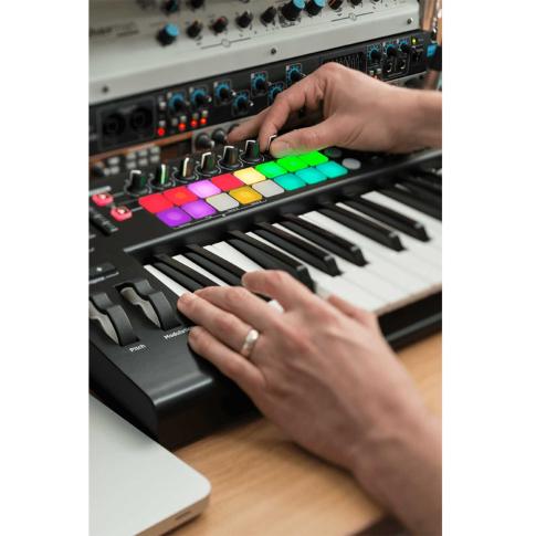 Novation LaunchKey 61 MK2 USB / iOS / MIDI Controller Keyboard - Store Demo