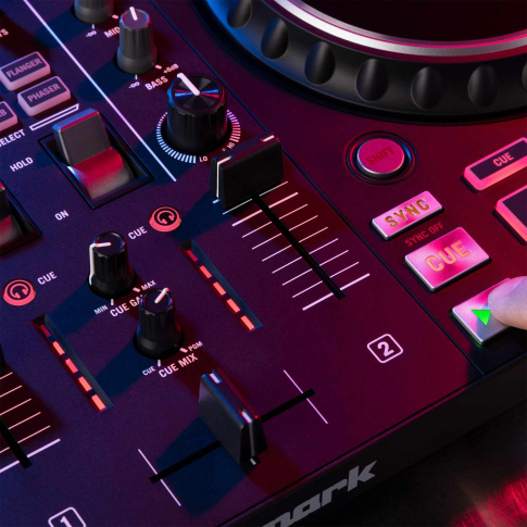 Numark Mixtrack Platinum FX with 15