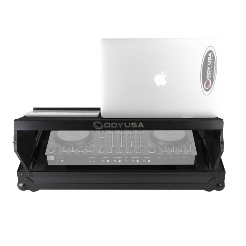 NI Traktor Kontrol S4 MK3 with Odyssey Black Case & Light