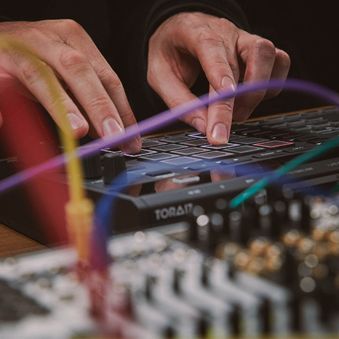 Pioneer DJ Toraiz Squid Multitrack Sequencer In Use 1