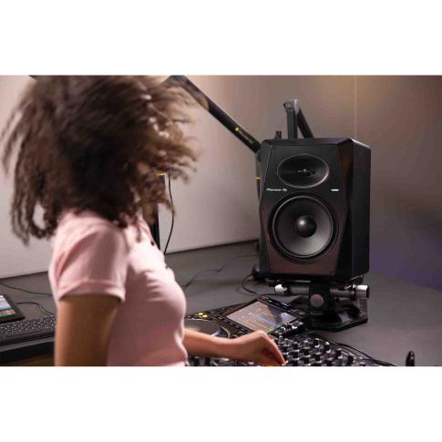 2) Pioneer DJ VM-70 6.5