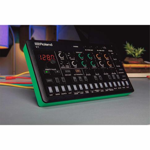 Roland S-1 AIRA Compact Tweak Synth Lifestyle 4