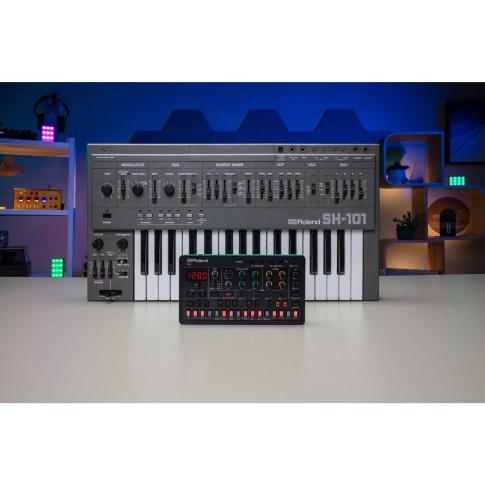 Roland S-1 AIRA Compact Tweak Synth Lifestyle 7
