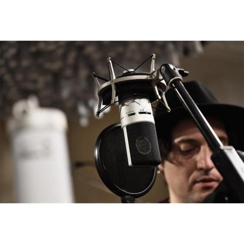 Sennheiser MK8 Large-Diaphragm Vocal Recording Microphone In Use Johnny Kulo 3