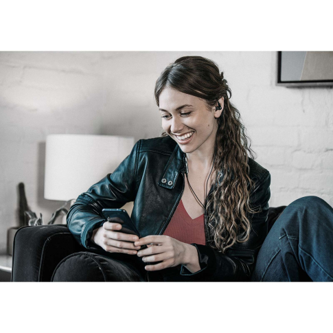 Shure AONIC 3 Sound Isolating Earphones in Black Smiling