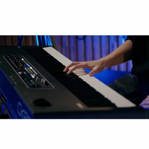 Yamaha Pro Audio CK88 88-Key Stage Keyboard with GHS Action Left Angle
