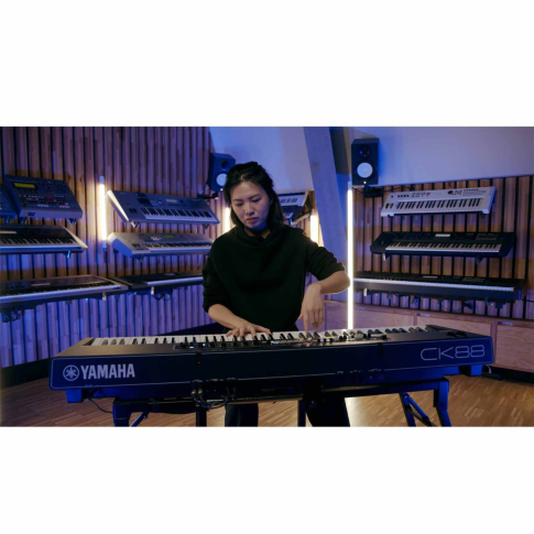 Yamaha Pro Audio CK88 88-Key Stage Keyboard with GHS Action Performer