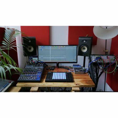 Akai Professional APC64 Ableton Controller with Sequencer Computer