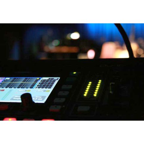 Allen & Heath QU-24 24 Channel 30 IN / 24 OUT Digital Mixer Arm