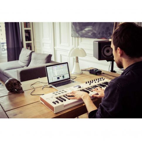 Arturia KeyLab 49 Hybrid Synthesizer and USB Keyboard Controller Example