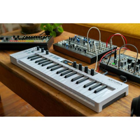 Arturia KEYSTEP-37 Keyboard Controller & Sequencer Set Up 1
