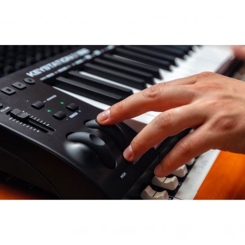 M-Audio-Keystation-61-MK3-61-Key-Keyboard-Controller  M-Audio Keystation 61 MK3 61-Key Keyboard Controller Control