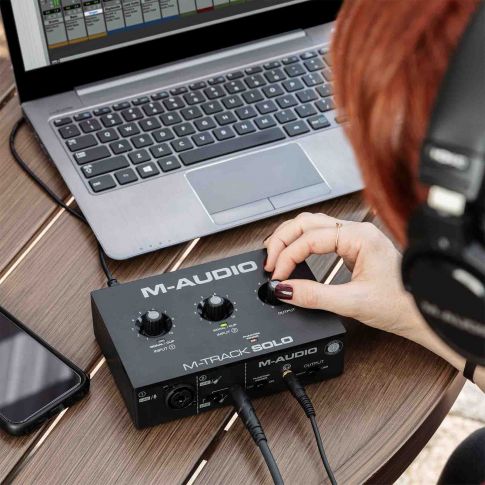 M-Audio M-TRACK SOLO 2-channel USB Audio Interface with Crystal Preamp Output