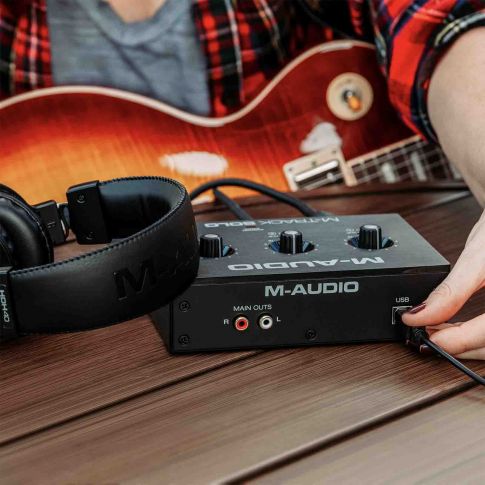 M-Audio M-TRACK SOLO 2-channel USB Audio Interface with Crystal Preamp USB