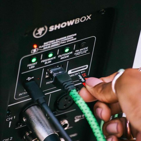 Mackie ShowBox Battery Powered All-In-One Performance Rig Hand