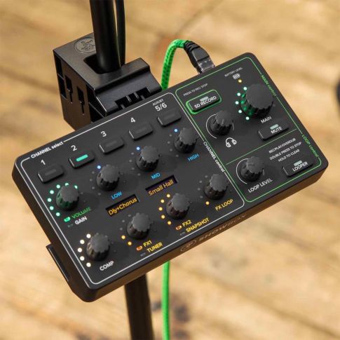Mackie ShowBox Battery Powered All-In-One Performance Rig Panel Mounted