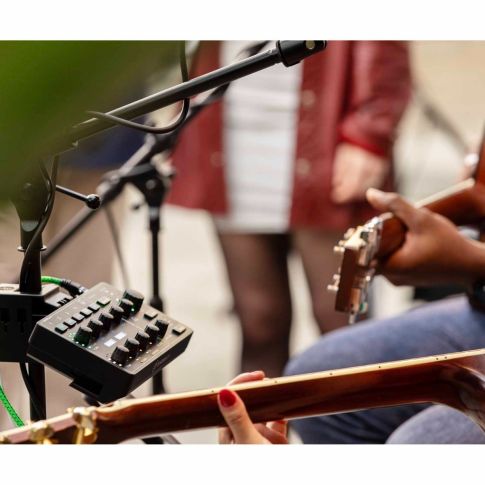 Mackie ShowBox Battery Powered All-In-One Performance Rig Show