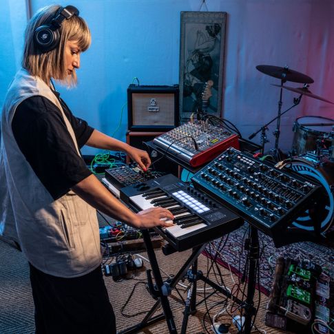 Novation Launchkey 25 MK4 All-in-One DAW Keyboard Controller Studio