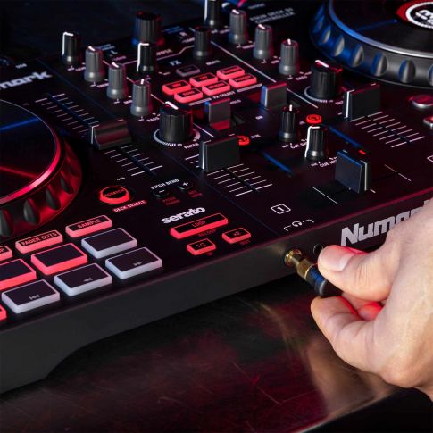 Numark Mixtrack Platinum FX - DJ Controller For Serato DJ with 4 Deck  Control, DJ Mixer, Built-in Audio Interface, Jog Wheel Displays and FX  Paddles