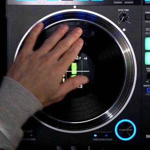 Pioneer DJ DDJ-REV7 Scratch Style 2-Channel Serato DJ Pro Controller Scratch 1
