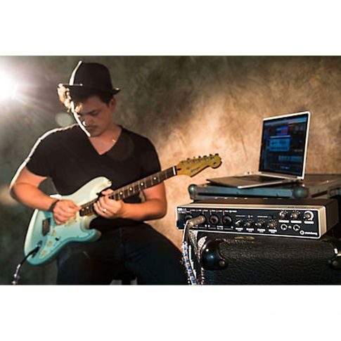Steinberg UR44 USB Audio Interface with 4x D-PRE & MIDI I/O Electric Guitar