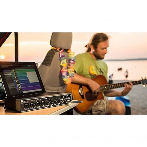 Steinberg UR44 USB Audio Interface with 4x D-PRE & MIDI I/O Guitar