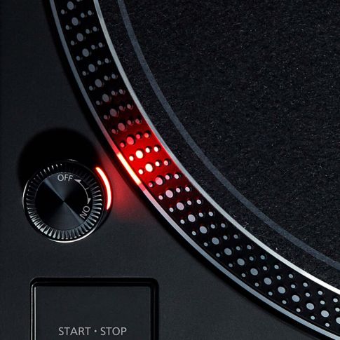 Technics SL-1200MK7 Direct-Drive Professional DJ Turntable Closeup Closeup Indicator