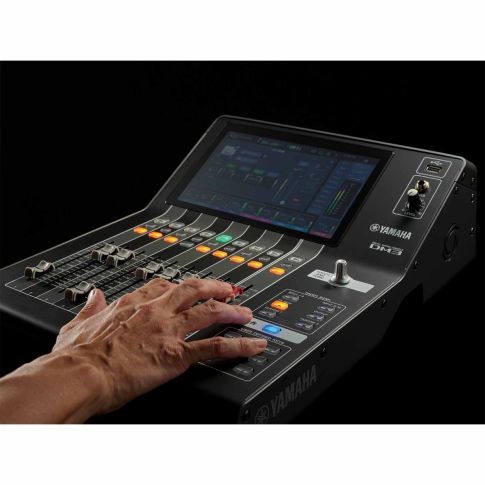 Yamaha Pro Audio DM3S Digital Mixer with Case | IDJNOW